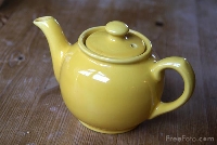 Lenka & Yurena are swapping tea