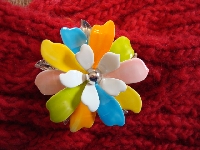 *****  HUNT~~~~ VINTAGE THEMED BROOCH OR PIN******