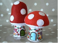 ♥HSH♥ Gnome House/Toadstool House Pincushion