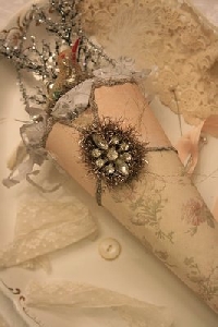 Glitter and Shine Vintage Themed Paper Cone